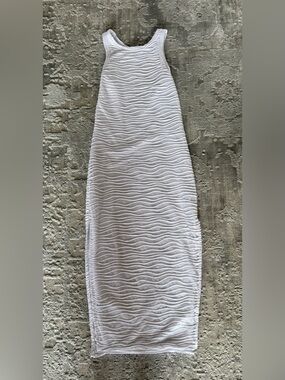 Honey Peach brand Textured White Sleeveless Bodycon Dress with slits on sides M